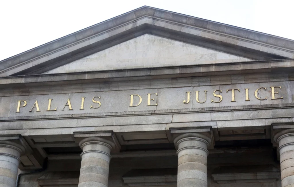 Bayonne : Une nounou condamnée à cinq ans pour violences sur enfants