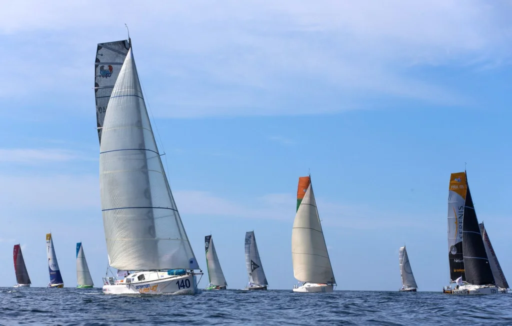 Collision en mer : Un voilier coupé en deux près de Brest