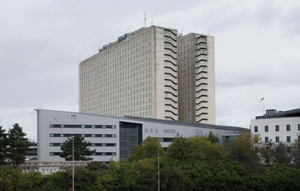 Décès tragique d'un lycéen en stage à Saint-Lô : enquête ouverte