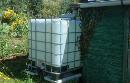 Déclarer un récupérateur d'eau de plus de 500L : une intox