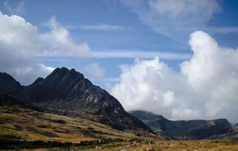 Drame en montagne : Une jeune femme se tue au Pays de Galles