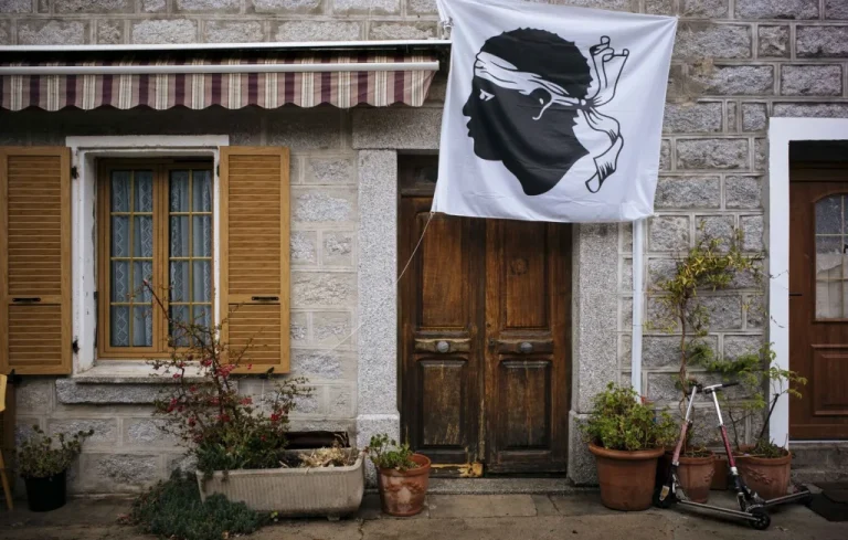 Enseignement Bilingue Corse : Tensions sur l&rsquo;Obligation