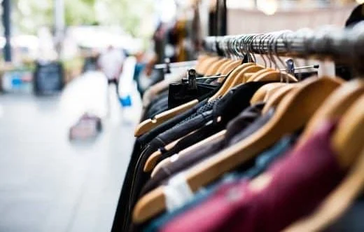 Fast Fashion : Plus de 50% des Vêtements Inutilisés en France
