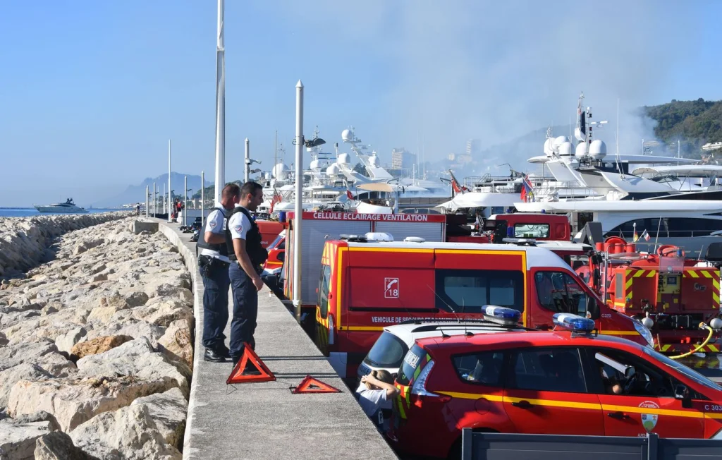 Incendie criminel à Calvi : un catamaran luxueux détruit
