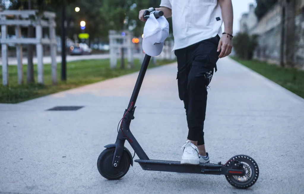 Incendie mortel à Reims : Comment éviter les risques de trottinettes