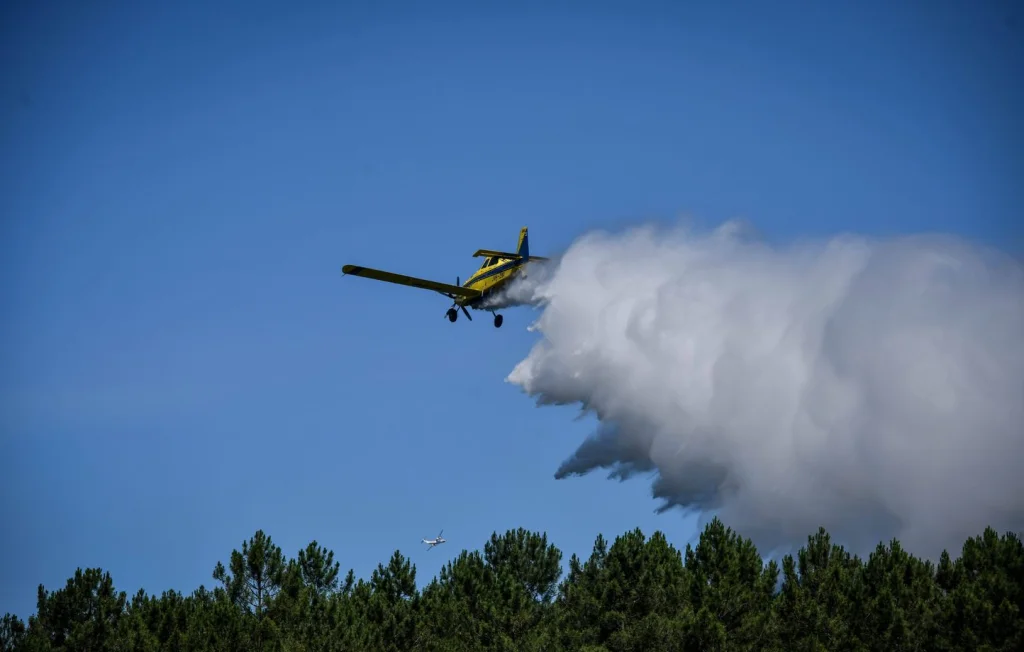 Incendies dans les Bouches-du-Rhône : Pompiers et avions mobilisés