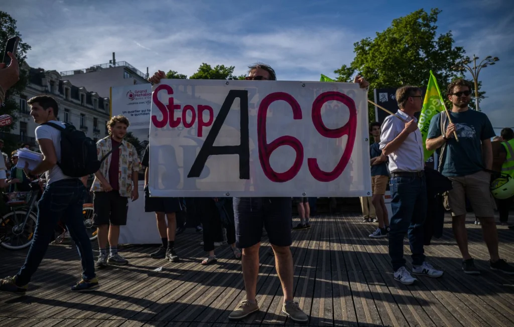 Incendies sur le chantier de l'A69 : piste criminelle privilégiée