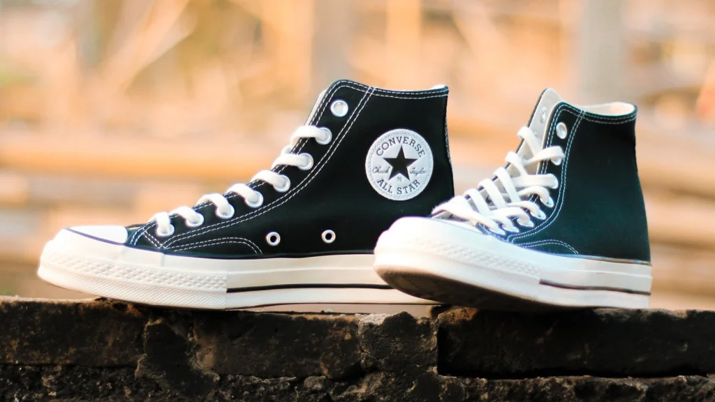 L'Histoire Fascinante des Chuck Taylors : Plus de 100 Ans d'Impact