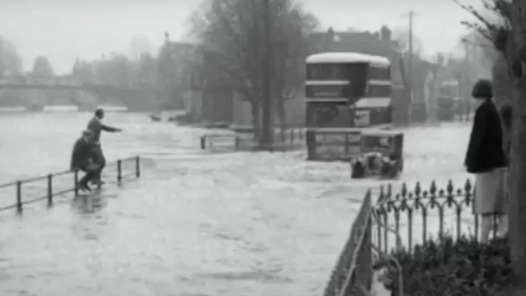 Le Cataclysme de Londres : Inondation de 1928 Dévoilée