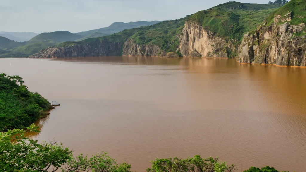 Le Lac Nyos : Un Lieu Dangereux au Cameroun