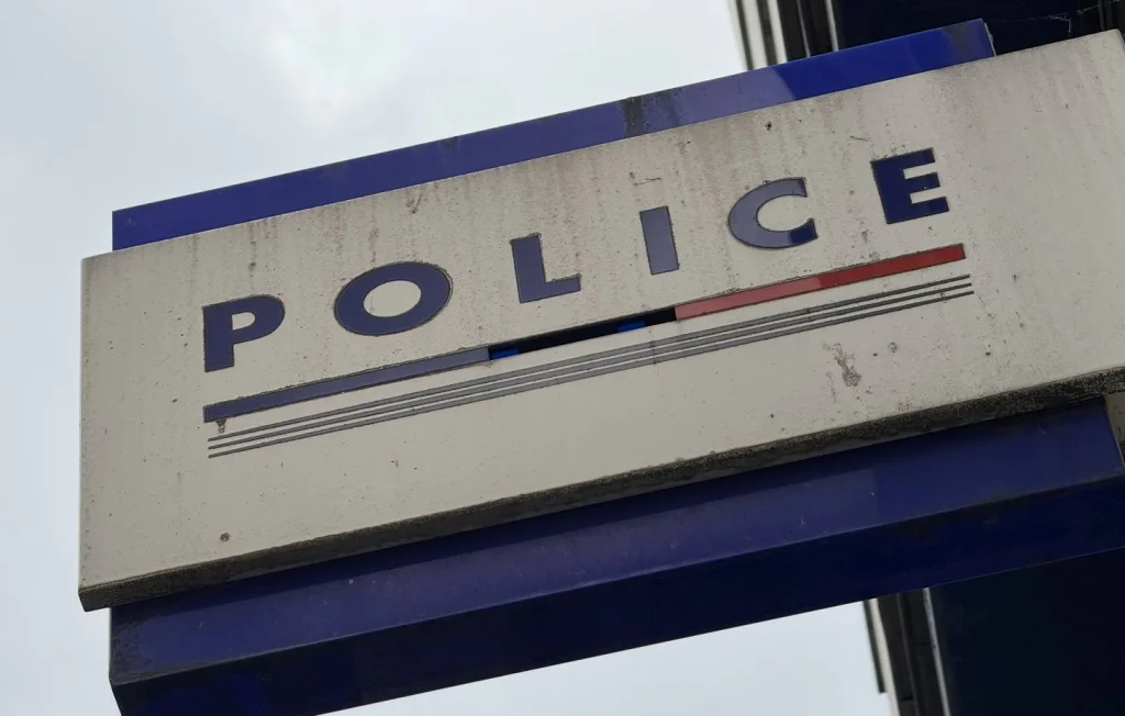 Le maire de Saint-Ellier-les-Bois mis en examen pour proxénétisme