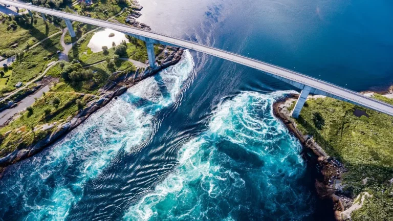 Les Eaux Mortelles de Saltstraumen en Norvège