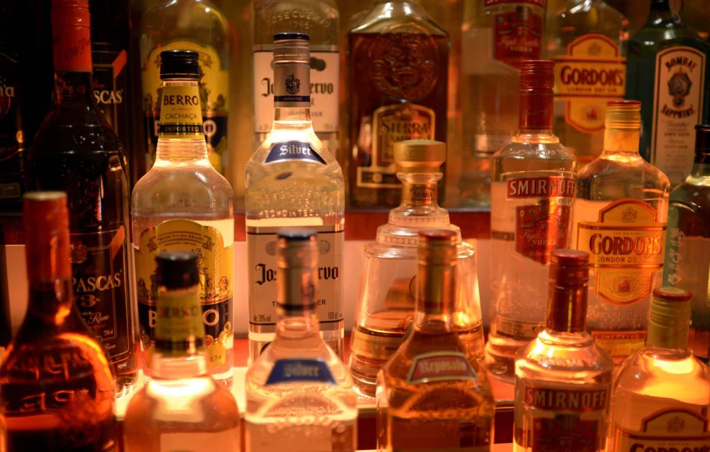 Les Français boivent moins d'alcools forts en 2024