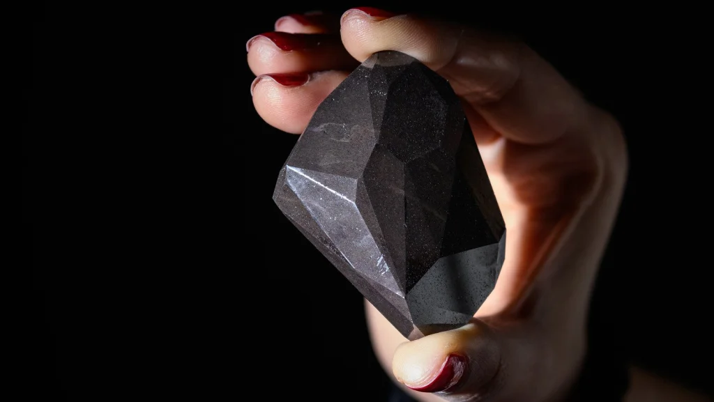 Les Mystères de l'Enigma : le Plus Gros Diamant Noir du Monde