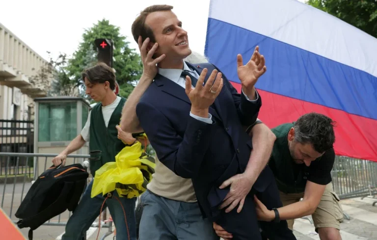 Les statues de cire en danger ? Cas d&rsquo;Emmanuel Macron