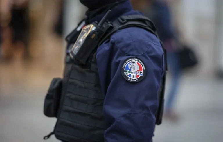 Menaces au couteau devant un collège en Drôme : un homme arrêté