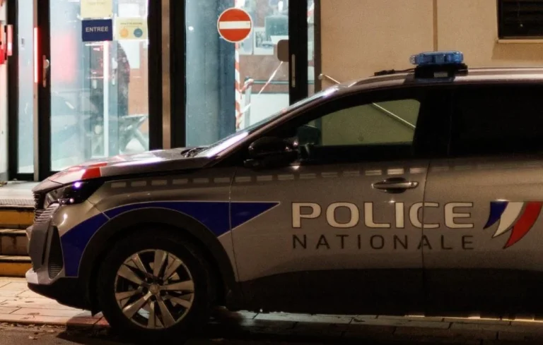 Meuse : Un policier blessé riposte après avoir été renversé
