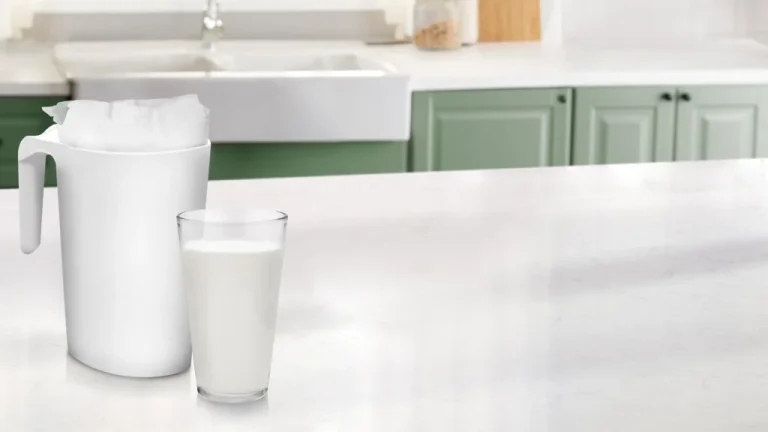 Pourquoi le lait est-il vendu en sachets au Canada ?