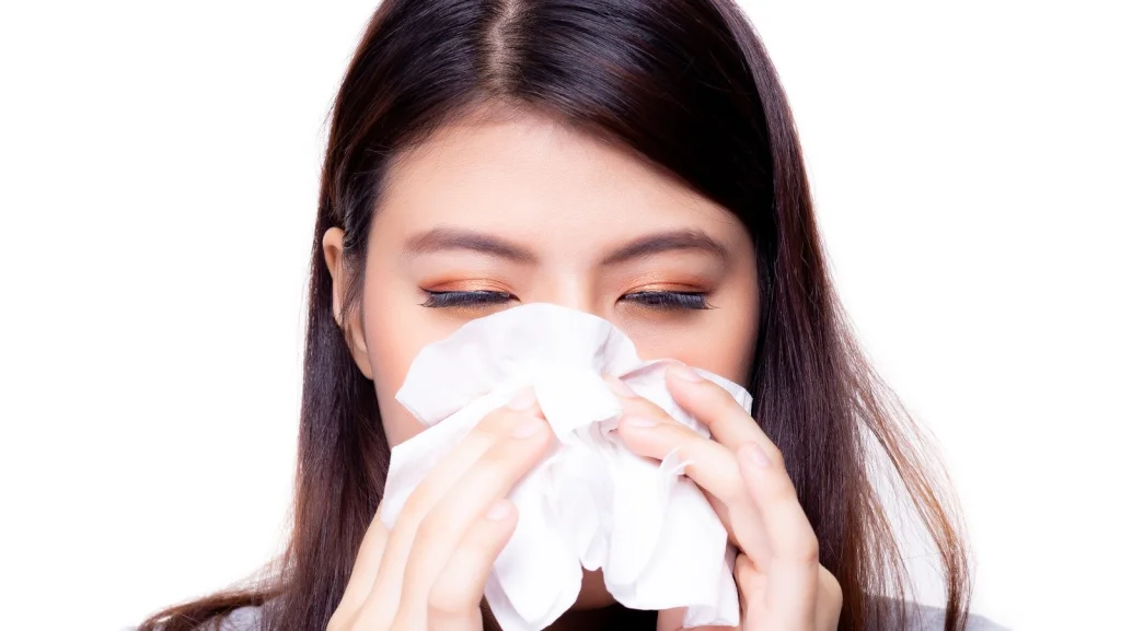 Pourquoi votre nez coule en mangeant épicé : explications scientifiques