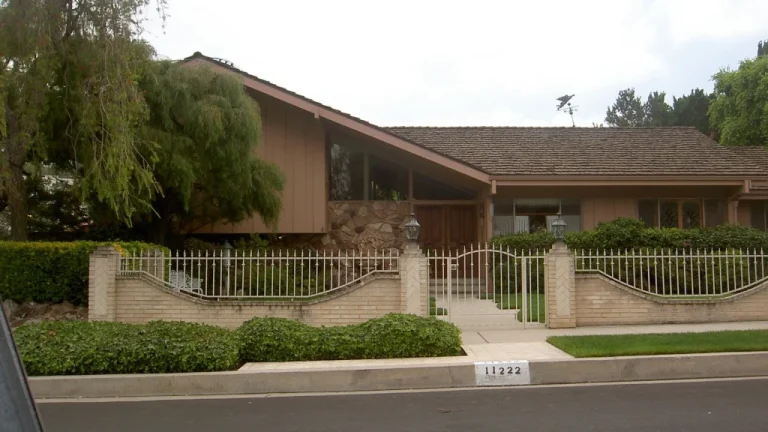 Que devient la maison de La famille Brady ?