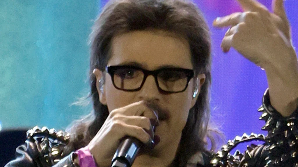 Rivers Cuomo : 10 vérités surprenantes sur le leader de Weezer