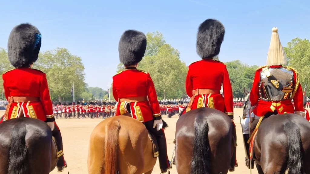 Signification et histoire du défilé Trooping the Colour au Royaume-Uni