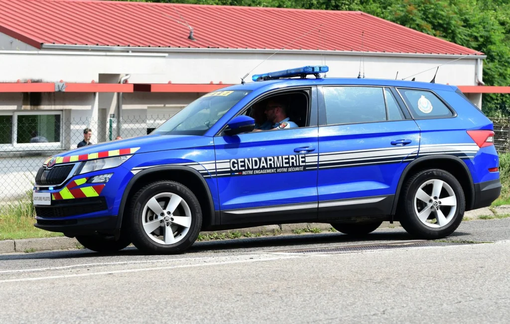 Un Enfant de 11 Ans Menace avec un Couteau dans un Collège