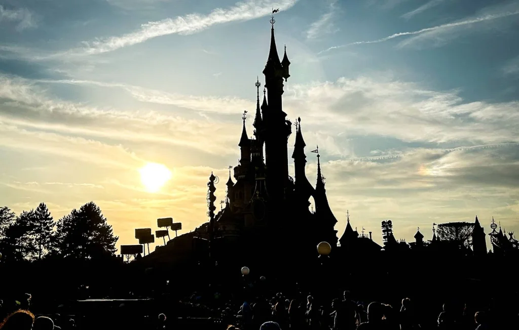 Un faux mariage à Disneyland : L'inquiétant passé de Jacky Jhaj