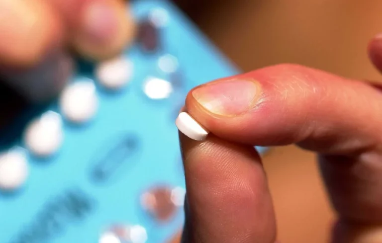 Un homme arrêté au Texas pour avoir administré des pilules abortives