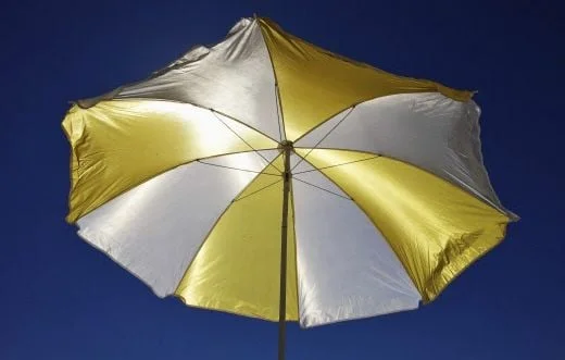 Une sauveteuse empalée par un parasol aux États-Unis