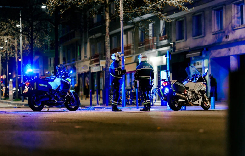 Violences à Paris : Deux morts et 559 interpellations lors des célébrations PSG