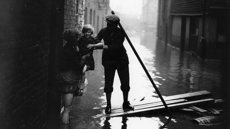 Inondation sur la Tamise et opérations de secours à Londres en 1928