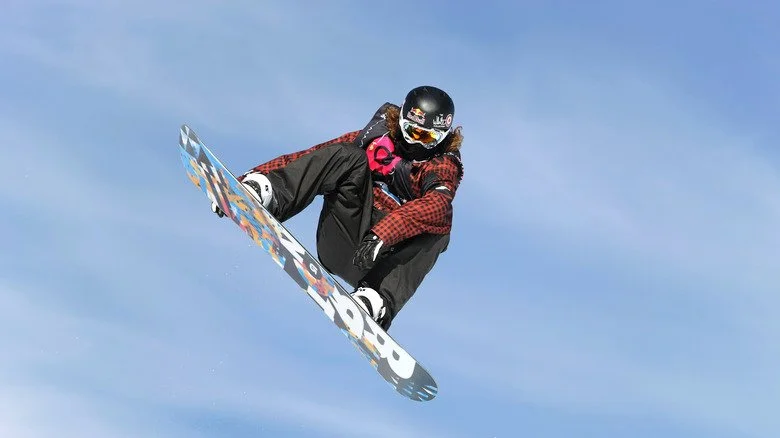 Shaun White snowboarding