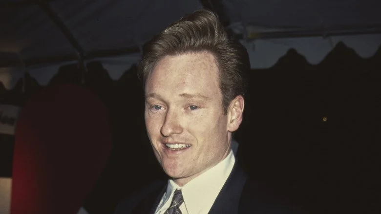 Conan O'Brien regardant au loin en 1993