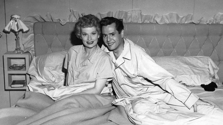 Desi Arnaz et Lucille Ball dans I Love Lucy en 1951