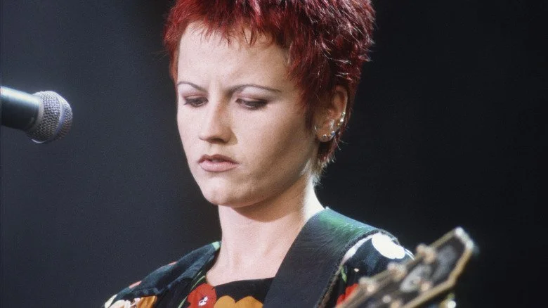 Dolores O'Riordan en concert en 1995