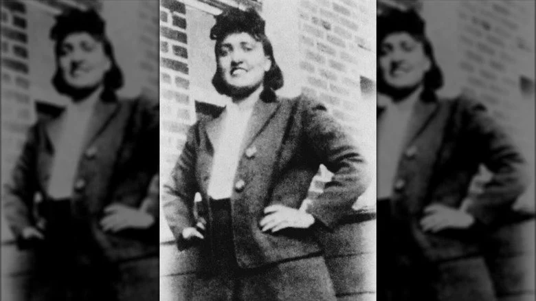 Henrietta Lacks standing with hands on hips