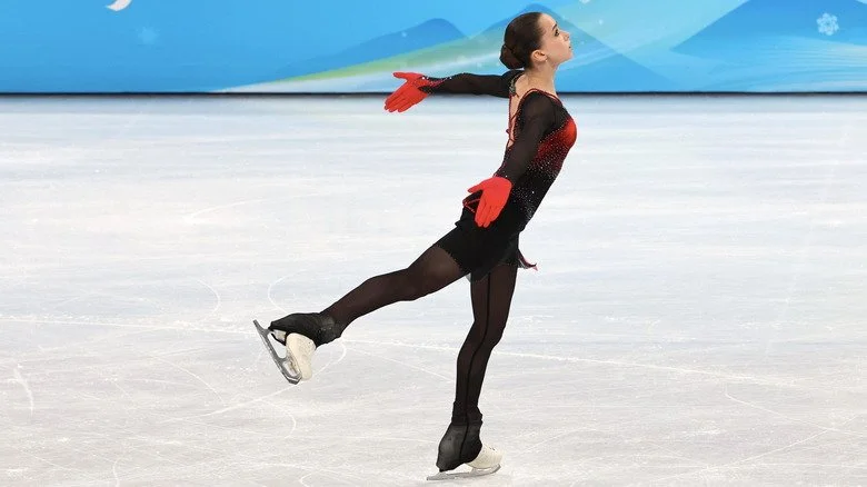 Kamila Valieva patinant aux Jeux Olympiques de Pékin