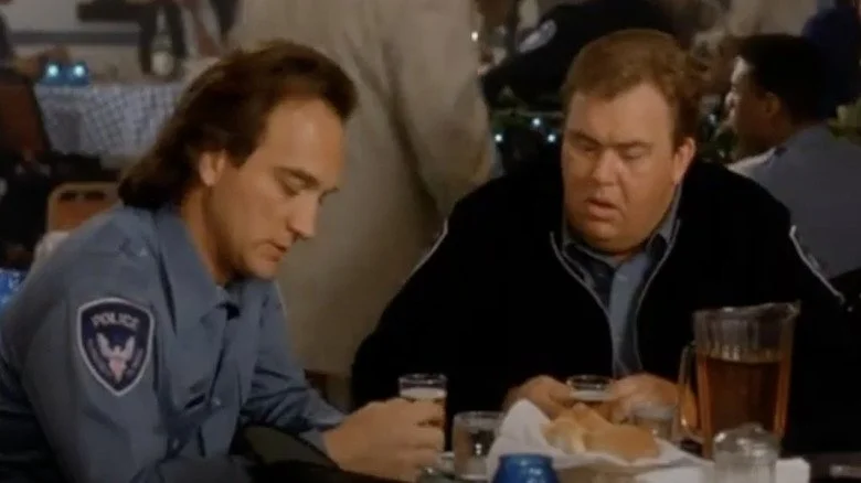Jim Belushi et John Candy dans Only the Lonely