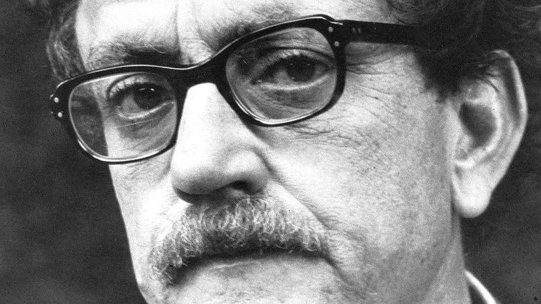 Photo recadrée de Kurt Vonnegut datant de février 1972