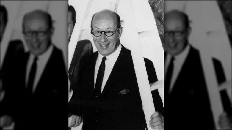 Richard Deacon dans une photo promotionnelle de Dick Van Dyke