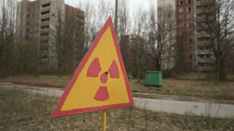 Panneau près du site de la catastrophe nucléaire de Tchernobyl