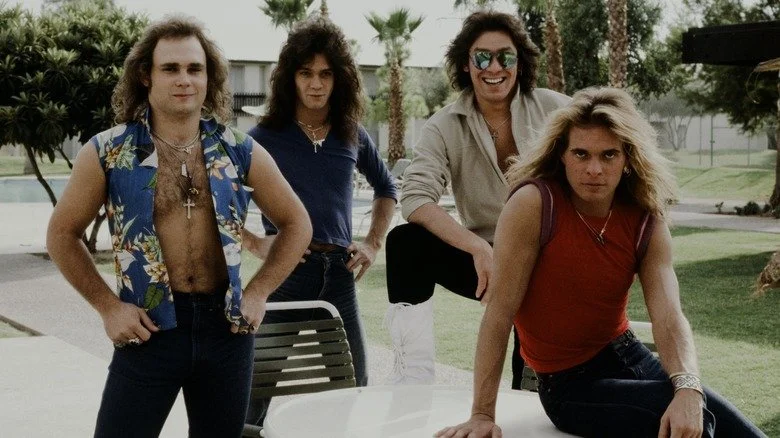 Van Halen posant pour une photo de groupe