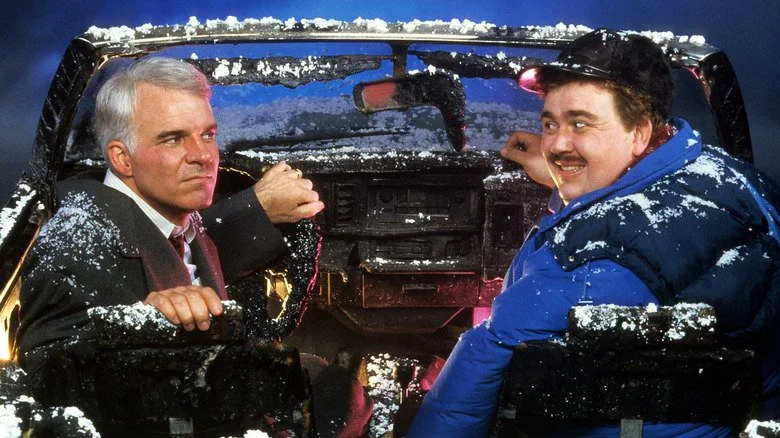 Steve Martin et John Candy dans Planes, Trains and Automobiles, scène de la voiture accidentée