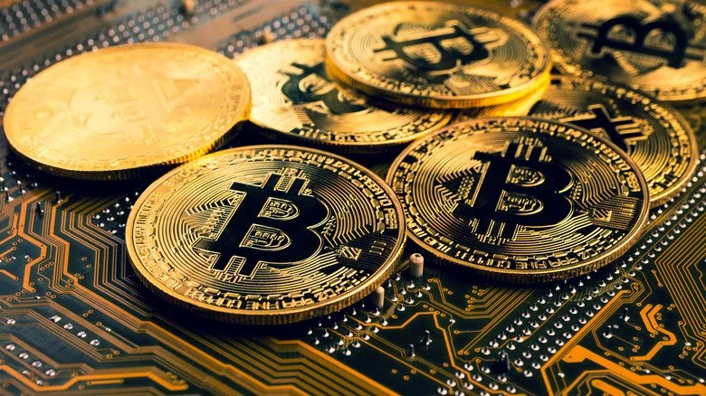 Bitcoin sur des pièces d'ordinateur