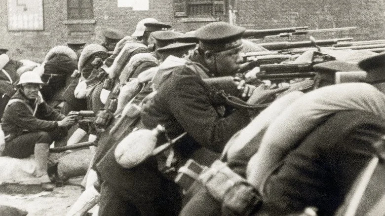 Soldats chinois combattant l'invasion japonaise