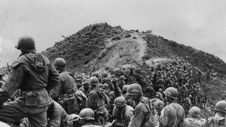 Forces américaines se préparant à avancer en Corée