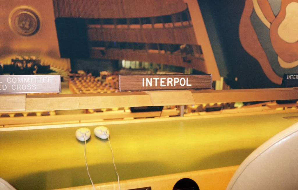 158 Interpellations dans une Opération Contre le Trafic Humain