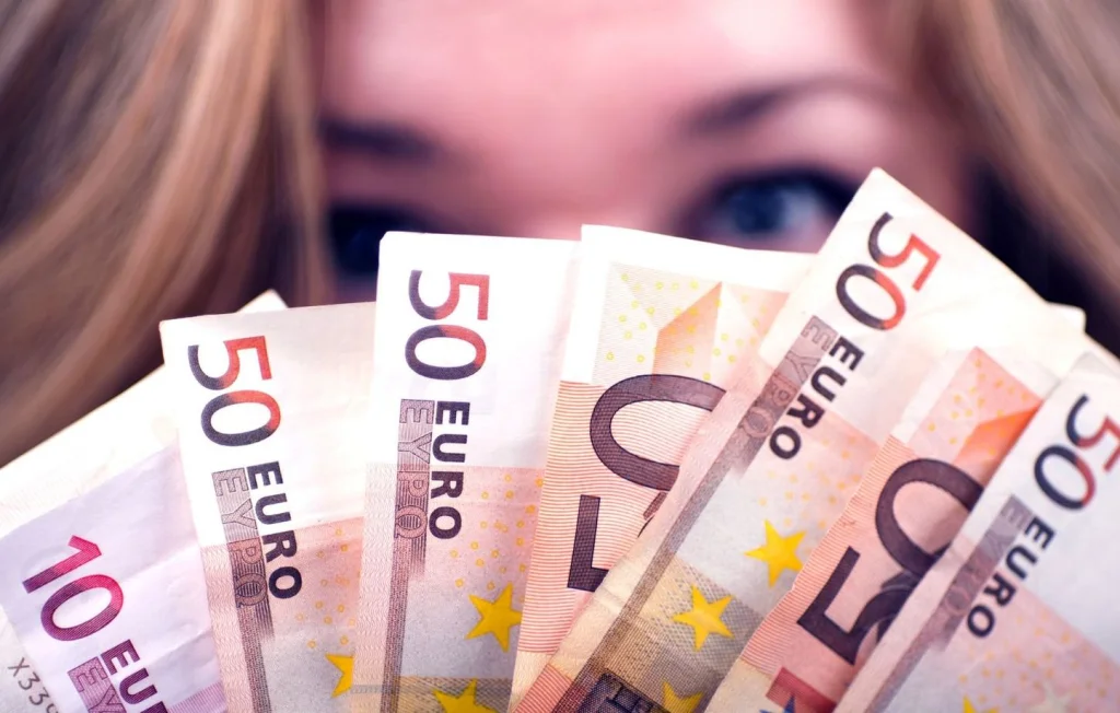 Banques : Primes pour diplômés du Bac 2025 en France