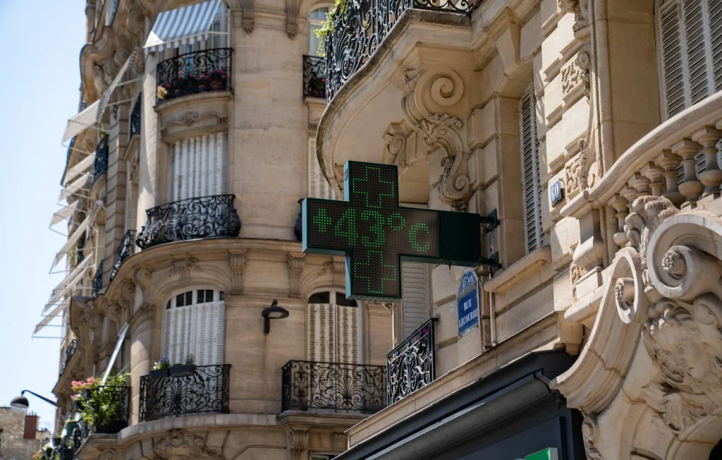 Canicule 2025 : Pourquoi elle est plus exceptionnelle qu'en 2003